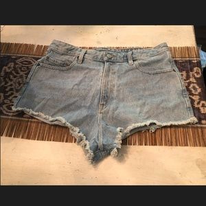 BDG Cheeky Super High Rise Denim Shorts size 31